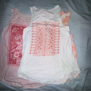 Lucky Brand top bundle of 4 tops size small peaches and pinks